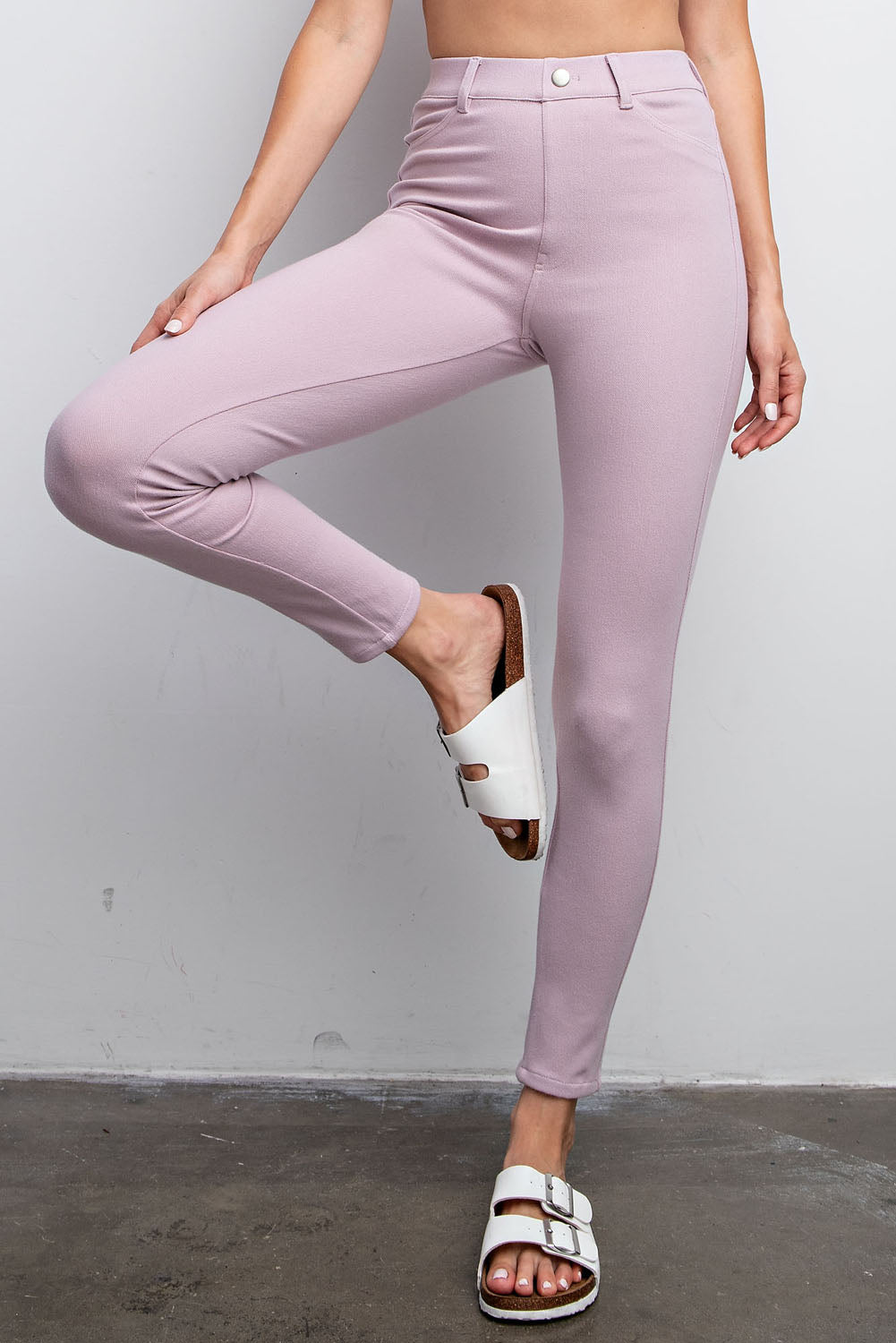 Triple Stretch Jeggings in Lilac