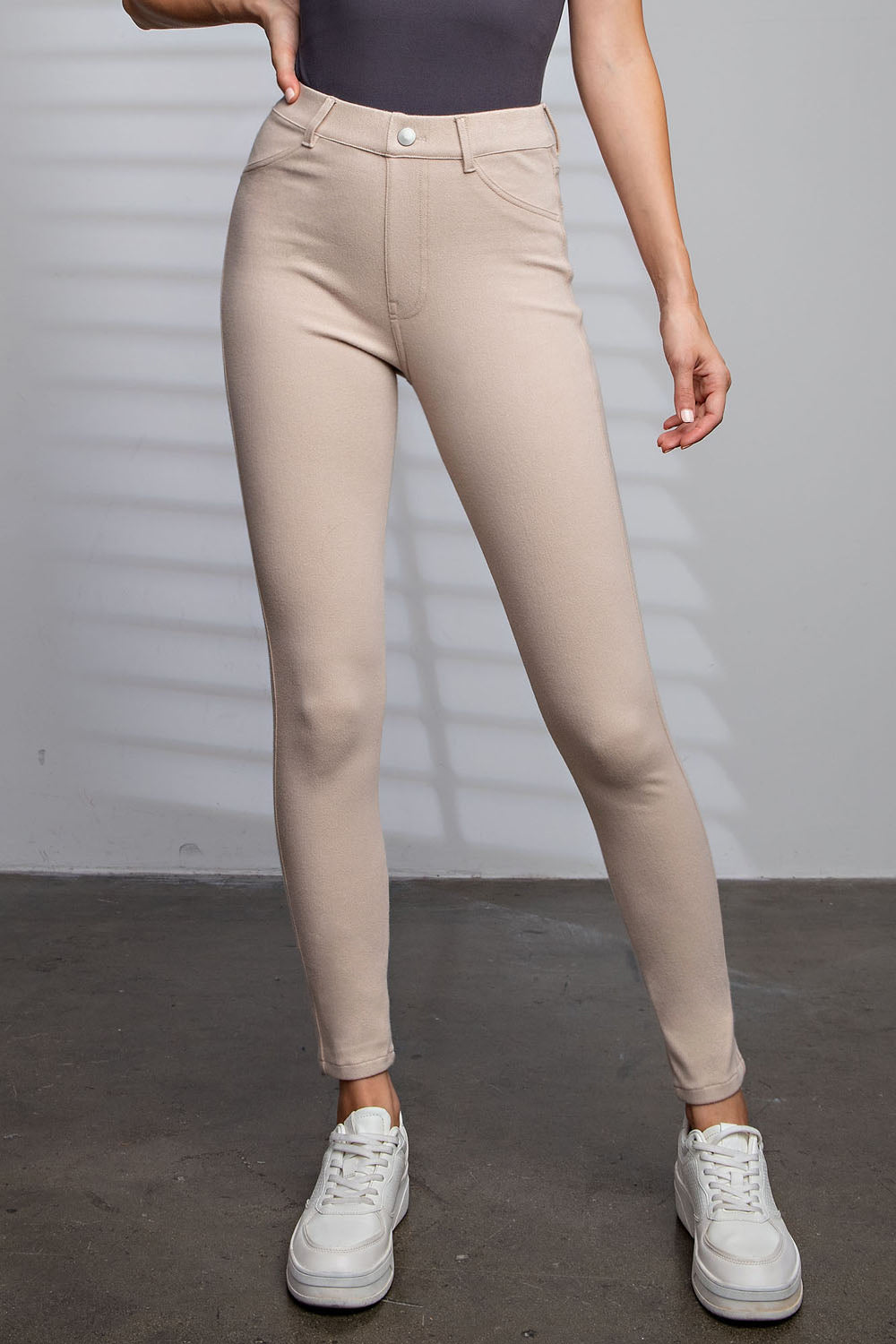 Triple Stretch Jeggings in Stone