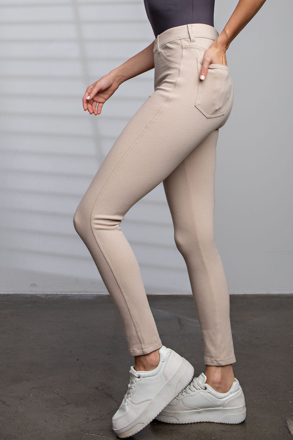 Triple Stretch Jeggings in Stone