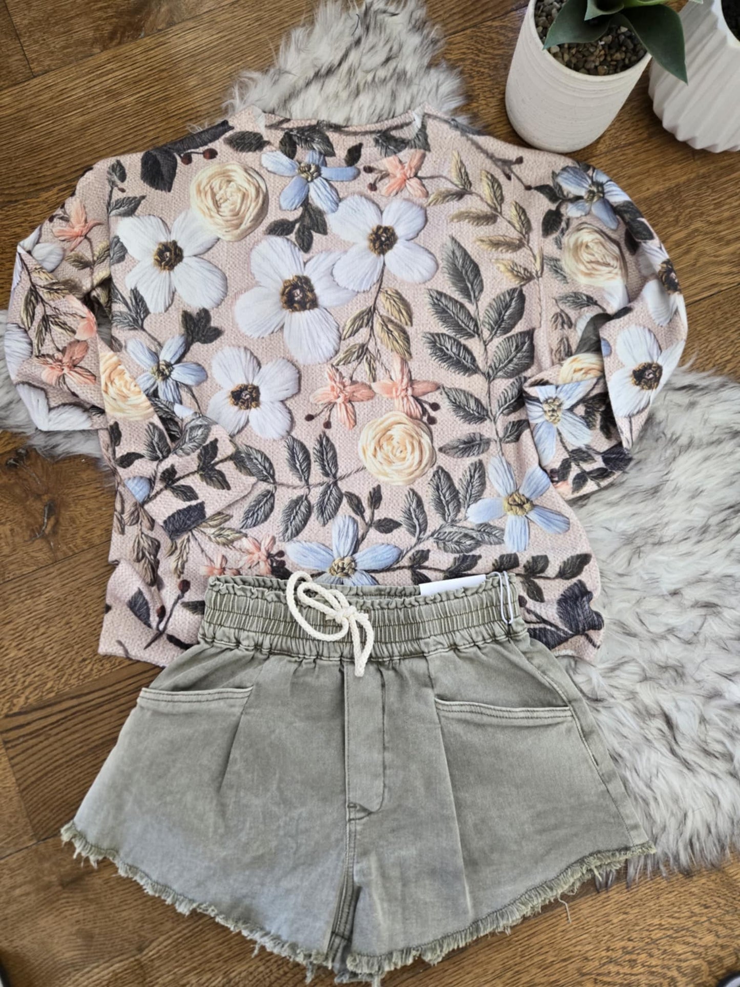 Spring Floral Lightweight Sweater in Tan