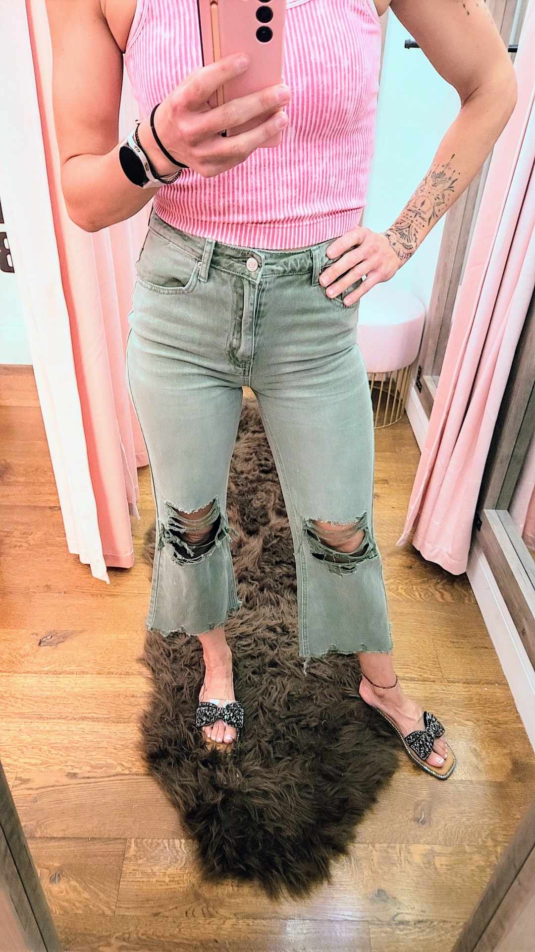 90's Distressed Crop Flare - Olive