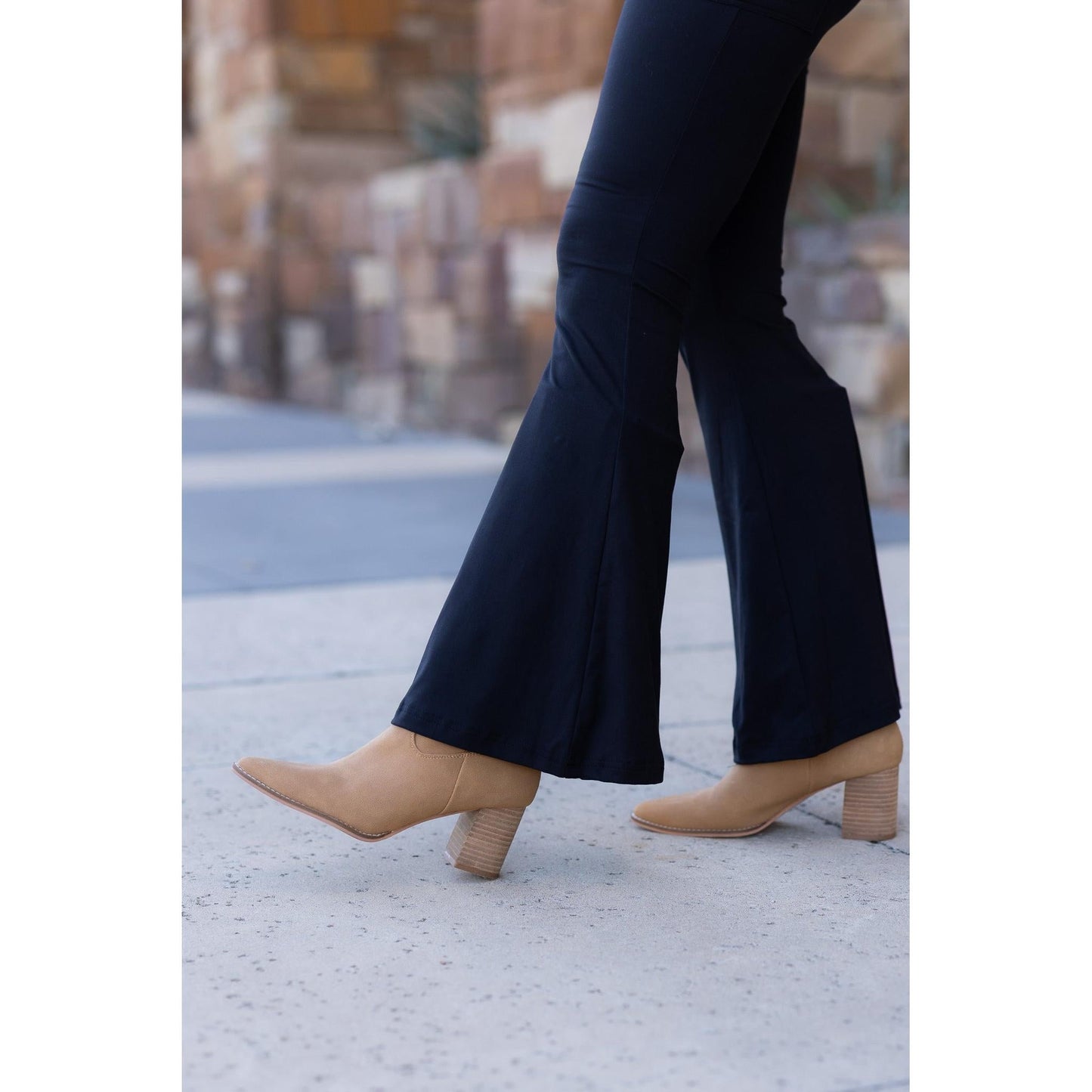 The Natalie Black Super Flare Leggings