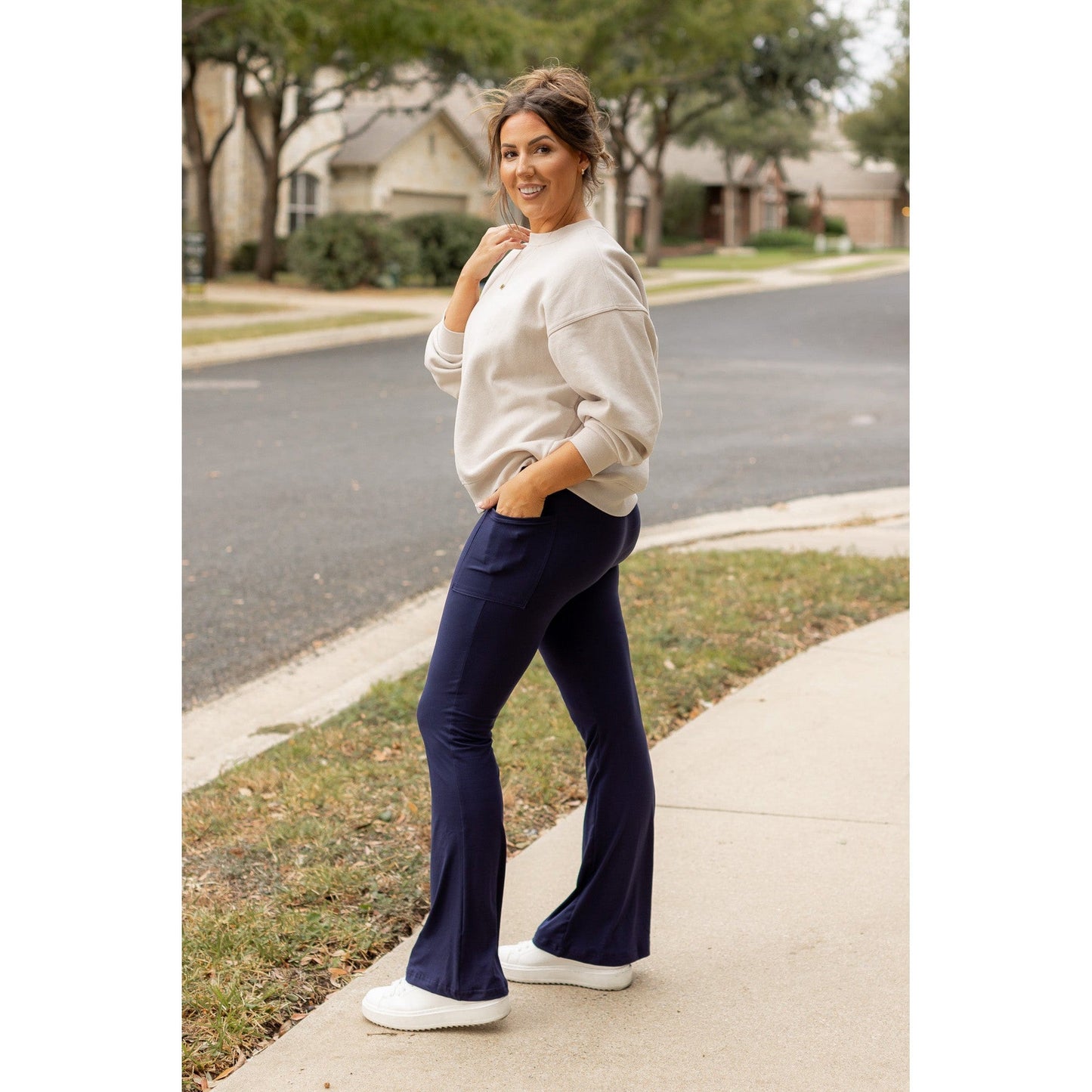 The Mila -  NAVY Bootcut Leggings with Pockets