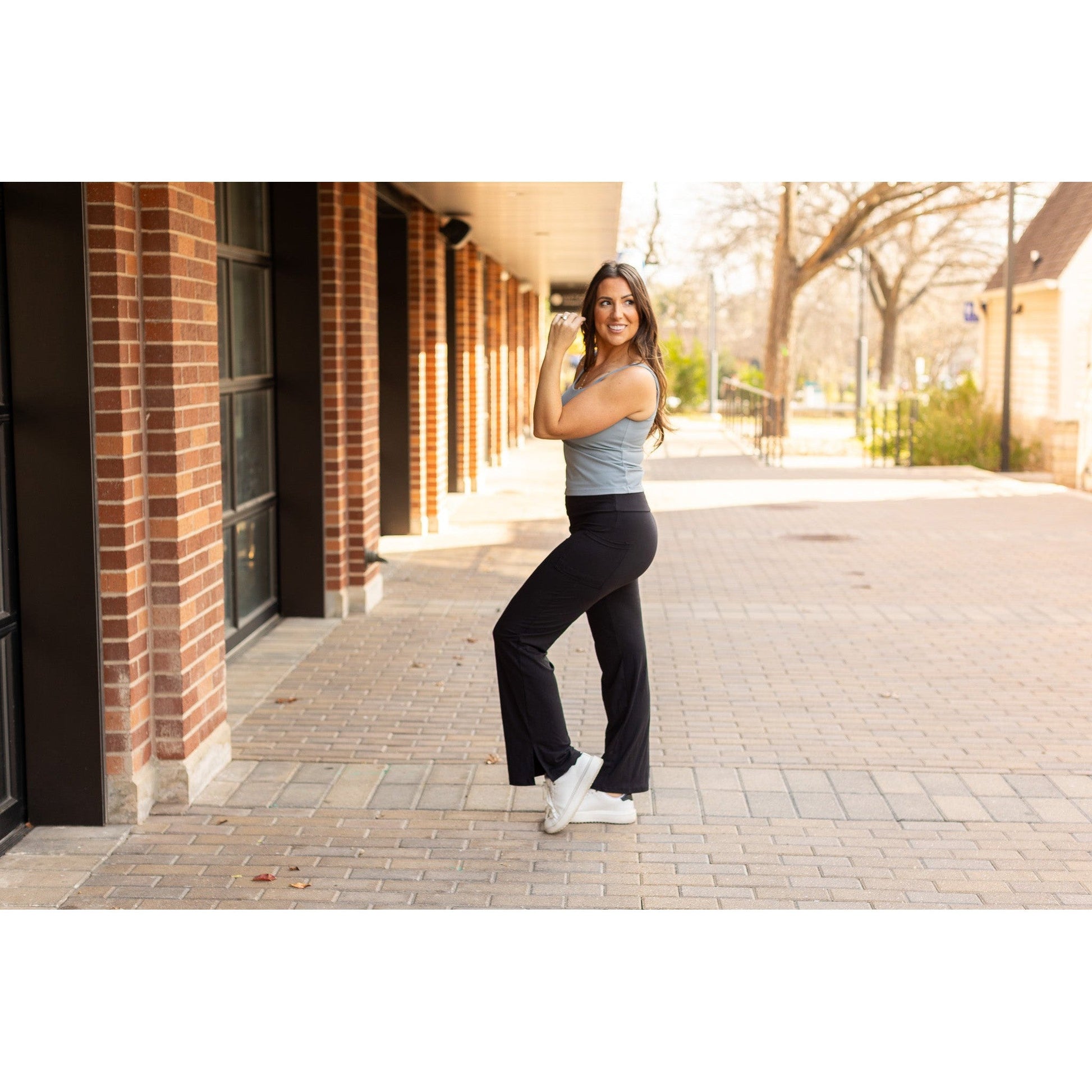 High-waisted relaxed fit leggings in buttery soft fabric. Close-up of waistband and pocket detail on Julia Rose Rachel leggings